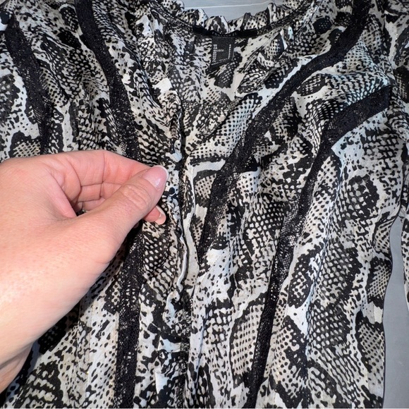 Forever 21 Monochrome Snakeskin Bodysuit - Picture 5 of 6